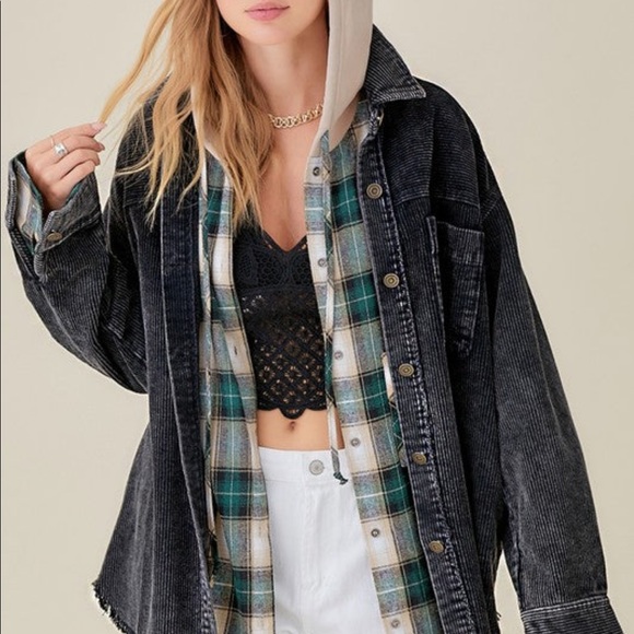 📌LAST ONE 📌 La Miel Daisy Black Corduroy Shacket - Picture 3 of 3